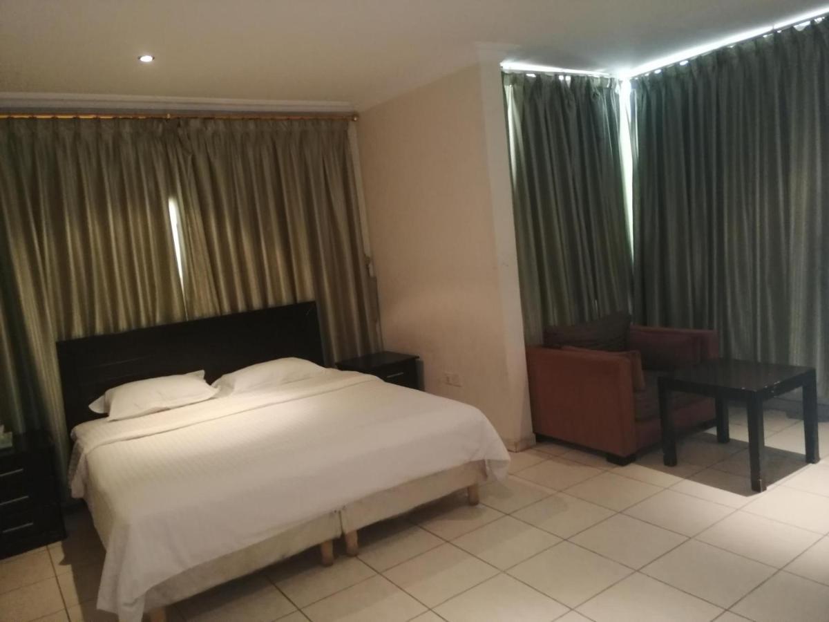 Al Aziziyah Hotel And Suites Khamis Mushait Eksteriør billede